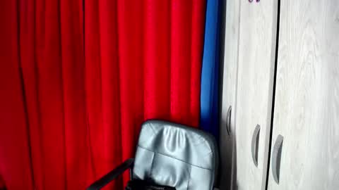 Snapshot of skyler_wild chatting on February 14, 2026, 12:51 am Skyler online show from February 14, 2026, 12:51 am