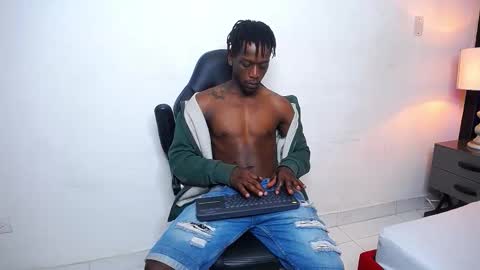 SKYLERBIGXXX online show from October 19, 2025, 4:02 am