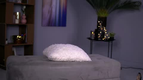 Skyler online show from May 18, 2026, 3:35 am