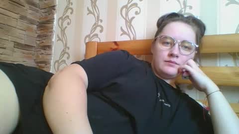 Snapshot of skyressie333 chatting on February 18, 2026, 10:00 am skyressie333 online show from February 18, 2026, 10:00 am