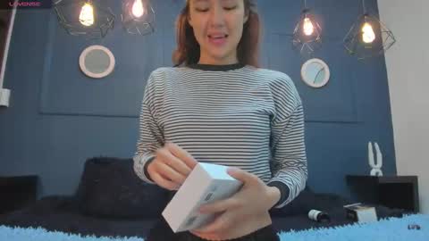 Snapshot of skyy_bloom chatting on October 6, 2025, 12:02 pm Sky online show from October 6, 2025, 12:02 pm