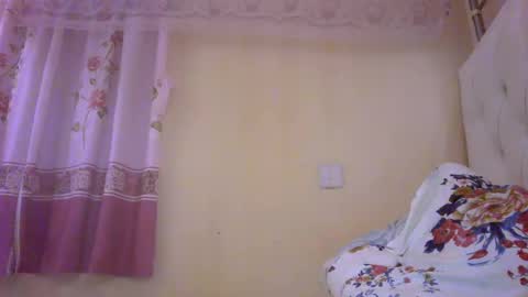 Snapshot of slayslay002 chatting on December 7, 2024, 1:03 am Rose online show from December 7, 2024, 1:03 am