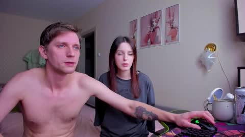 Snapshot of sledadora chatting on December 20, 2025, 1:29 pm Sophie and David online show from December 20, 2025, 1:29 pm