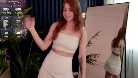 Snapshot of sleep__mode chatting on October 19, 2025, 12:39 pm Suzye online show from October 19, 2025, 12:39 pm