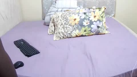 Snapshot of slender_sweetbabe chatting on March 9, 2026, 7:45 am slender_sweetbabe online show from March 9, 2026, 7:45 am