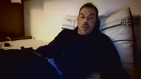 Snapshot of slevin1983 chatting on February 25, 2025, 8:51 pm slevin online show from February 25, 2025, 8:51 pm