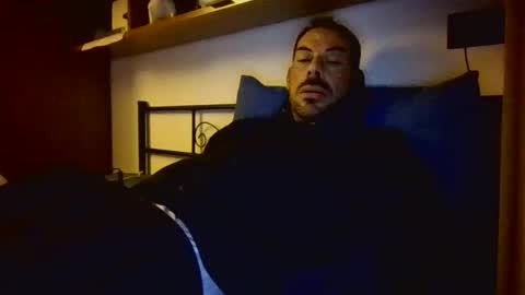 Snapshot of slevin1983 chatting on November 9, 2025, 5:33 pm slevin online show from November 9, 2025, 5:33 pm