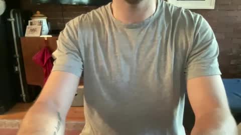 slickandeasy39 online show from December 17, 2024, 8:21 pm