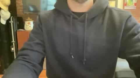 slickandeasy39 online show from December 19, 2024, 8:02 pm