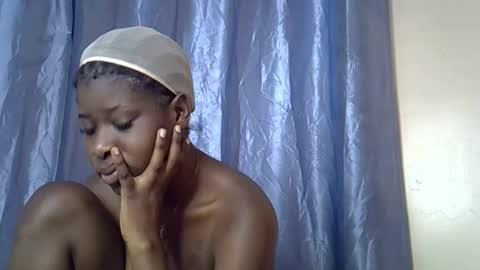 Snapshot of slim_alicia chatting on November 14, 2025, 5:28 am Alicia online show from November 14, 2025, 5:28 am