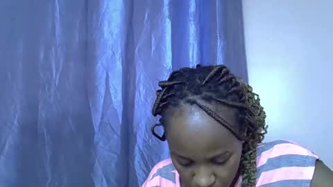 Snapshot of slim_alicia chatting on December 16, 2025, 2:49 am Alicia online show from December 16, 2025, 2:49 am