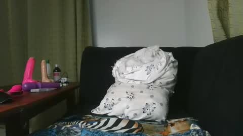 Snapshot of slim_bitch_ chatting on November 27, 2025, 2:02 am becky online show from November 27, 2025, 2:02 am