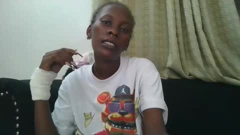 Snapshot of slim_bitch_ chatting on January 5, 2026, 7:06 pm becky online show from January 5, 2026, 7:06 pm