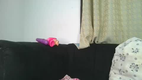 Snapshot of slim_bitch_ chatting on January 12, 2026, 12:49 am becky online show from January 12, 2026, 12:49 am