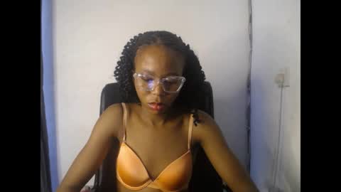 Snapshot of slim_ebonypet chatting on April 18, 2026, 10:30 am Crystal online show from April 18, 2026, 10:30 am