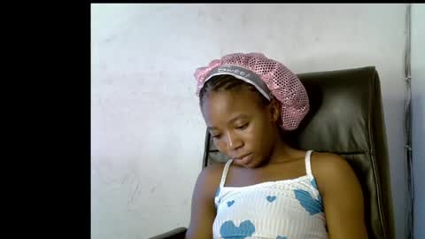 Snapshot of slim_ebonypet chatting on April 19, 2026, 11:42 am Crystal online show from April 19, 2026, 11:42 am