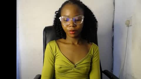 Snapshot of slim_ebonypet chatting on April 23, 2026, 10:58 am Crystal online show from April 23, 2026, 10:58 am