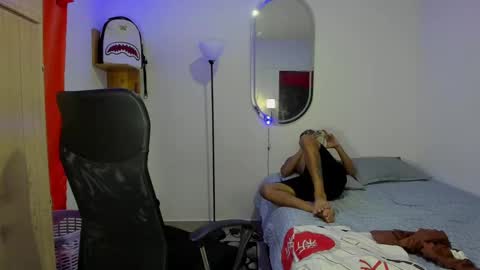 Snapshot of slim_master12 chatting on February 21, 2025, 12:38 am slim_master12 online show from February 21, 2025, 12:38 am