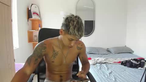 Snapshot of slim_master12 chatting on February 22, 2025, 3:25 pm slim_master12 online show from February 22, 2025, 3:25 pm