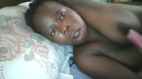 Snapshot of slim_petite_ebony chatting on February 12, 2026, 2:34 pm slim_petite_ebony online show from February 12, 2026, 2:34 pm