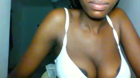 slimandthick1 online show from March 8, 2026, 5:06 pm