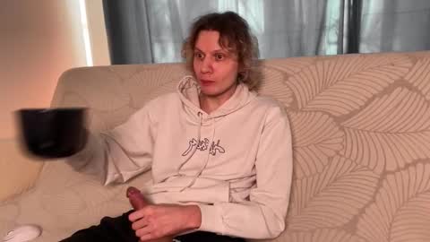 Snapshot of slimdaze chatting on March 9, 2026, 8:07 am Mark online show from March 9, 2026, 8:07 am