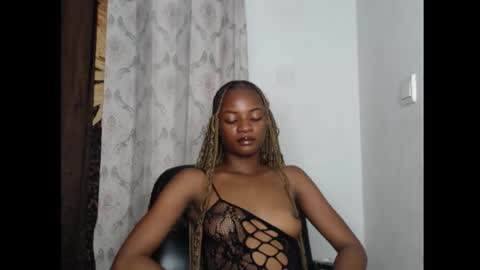 Snapshot of slimfit_girl chatting on November 26, 2025, 5:41 am Slimfit girl online show from November 26, 2025, 5:41 am