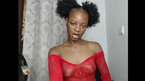 Snapshot of slimfit_girl chatting on December 1, 2025, 5:56 am Slimfit girl online show from December 1, 2025, 5:56 am