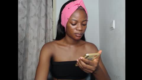 Snapshot of slimfit_girl chatting on December 4, 2025, 6:12 am Slimfit girl online show from December 4, 2025, 6:12 am