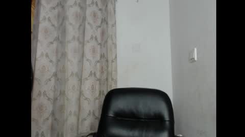 Snapshot of slimfit_girl chatting on December 5, 2025, 6:11 am Slimfit girl online show from December 5, 2025, 6:11 am