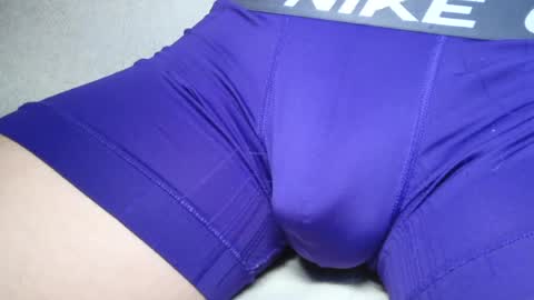 slimhungyvng online show from July 8, 2026, 6:12 pm