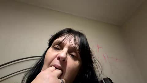 Snapshot of slimmers01 chatting on March 18, 2026, 1:42 am slimmers01 online show from March 18, 2026, 1:42 am