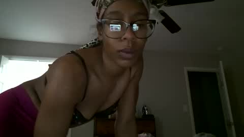 slimmmgooodiexoxo online show from December 18, 2025, 12:33 pm