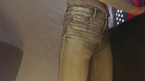 Snapshot of slimzen5ever chatting on November 22, 2025, 5:45 pm slimzen5ever online show from November 22, 2025, 5:45 pm