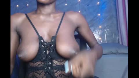 Snapshot of slimzyx chatting on January 19, 2025, 2:04 am slimzyx online show from January 19, 2025, 2:04 am