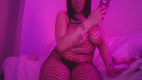 SlipNmyWetty online show from March 6, 2025, 5:33 pm