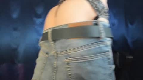 slippery thighs online show from December 23, 2024, 10:42 am