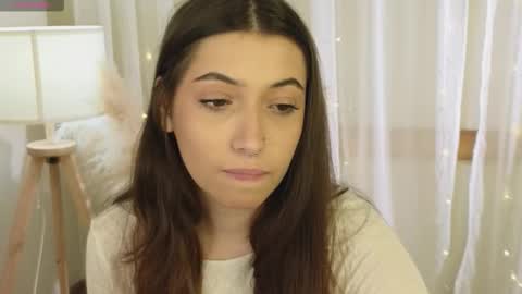 Emilia online show from December 20, 2025, 12:23 pm