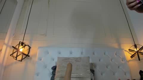 Snapshot of slut_milf1_ chatting on February 4, 2025, 1:45 am Luna online show from February 4, 2025, 1:45 am