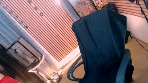 Snapshot of sluthotcummer69x chatting on February 1, 2026, 2:54 am EMPRESS GODDESS KRISTINE online show from February 1, 2026, 2:54 am