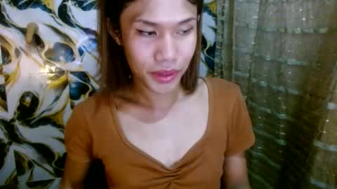 Snapshot of slutqueen_raz chatting on January 8, 2026, 5:32 am Raz online show from January 8, 2026, 5:32 am