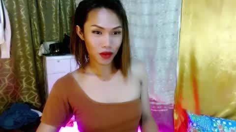 Snapshot of slutqueen_raz chatting on February 4, 2026, 7:09 pm Raz online show from February 4, 2026, 7:09 pm