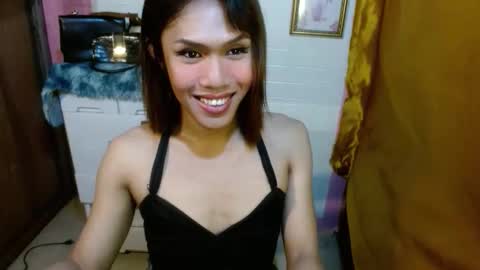 Snapshot of slutqueen_raz chatting on February 10, 2026, 10:47 pm Raz online show from February 10, 2026, 10:47 pm
