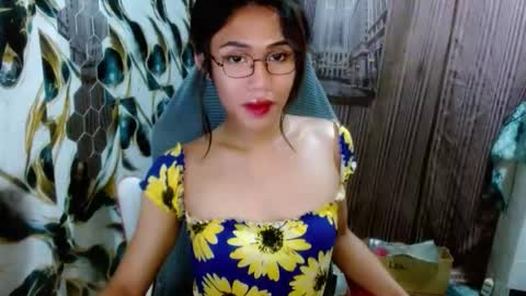 Snapshot of slutqueen_raz chatting on April 14, 2026, 6:47 pm Raz online show from April 14, 2026, 6:47 pm