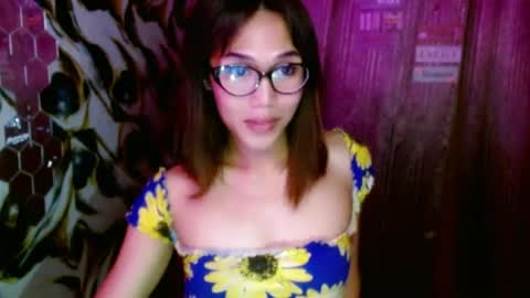 Snapshot of slutqueen_raz chatting on July 4, 2026, 6:03 pm Raz online show from July 4, 2026, 6:03 pm