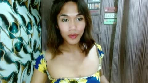 Snapshot of slutqueen_raz chatting on July 6, 2026, 5:15 pm Raz online show from July 6, 2026, 5:15 pm
