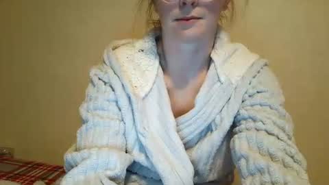 Slutty redhead3 online show from December 16, 2025, 1:10 am