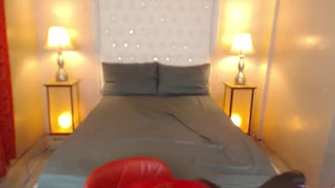 mia online show from December 11, 2024, 9:01 pm