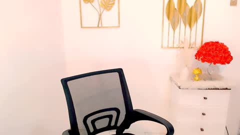 mia online show from February 22, 2025, 7:14 pm