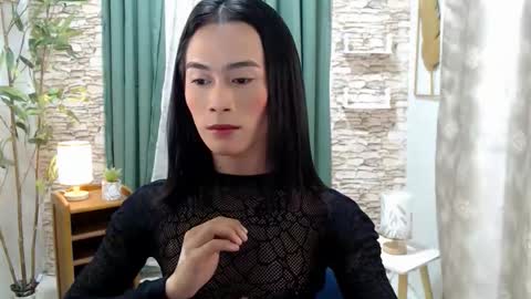 mia online show from October 26, 2025, 6:03 pm